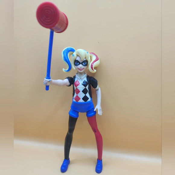 2016 DC Comics Harley Quinn 6” Action Figure w Hammer - Picture 1 of 7